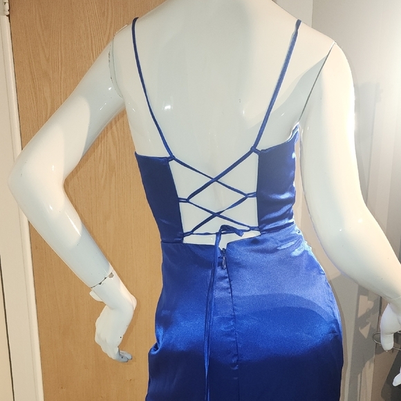 Elegant Blue Satin Evening Dress - Picture 9 of 15
